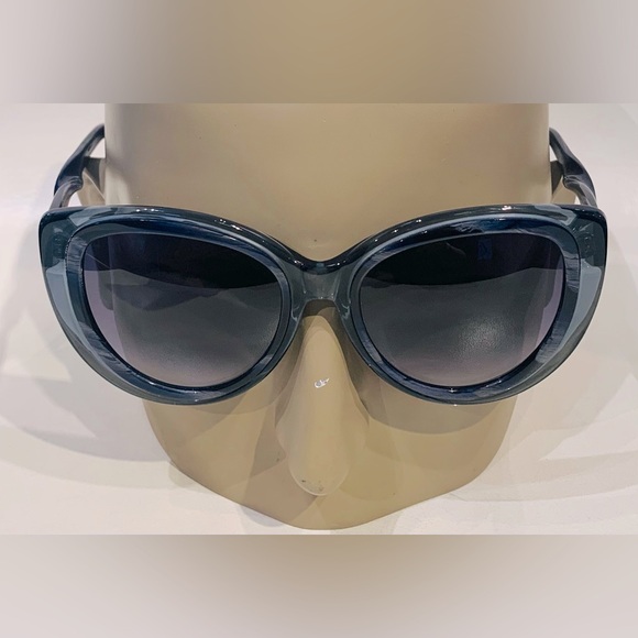 New Balenciaga Sunglasses - Picture 2 of 9